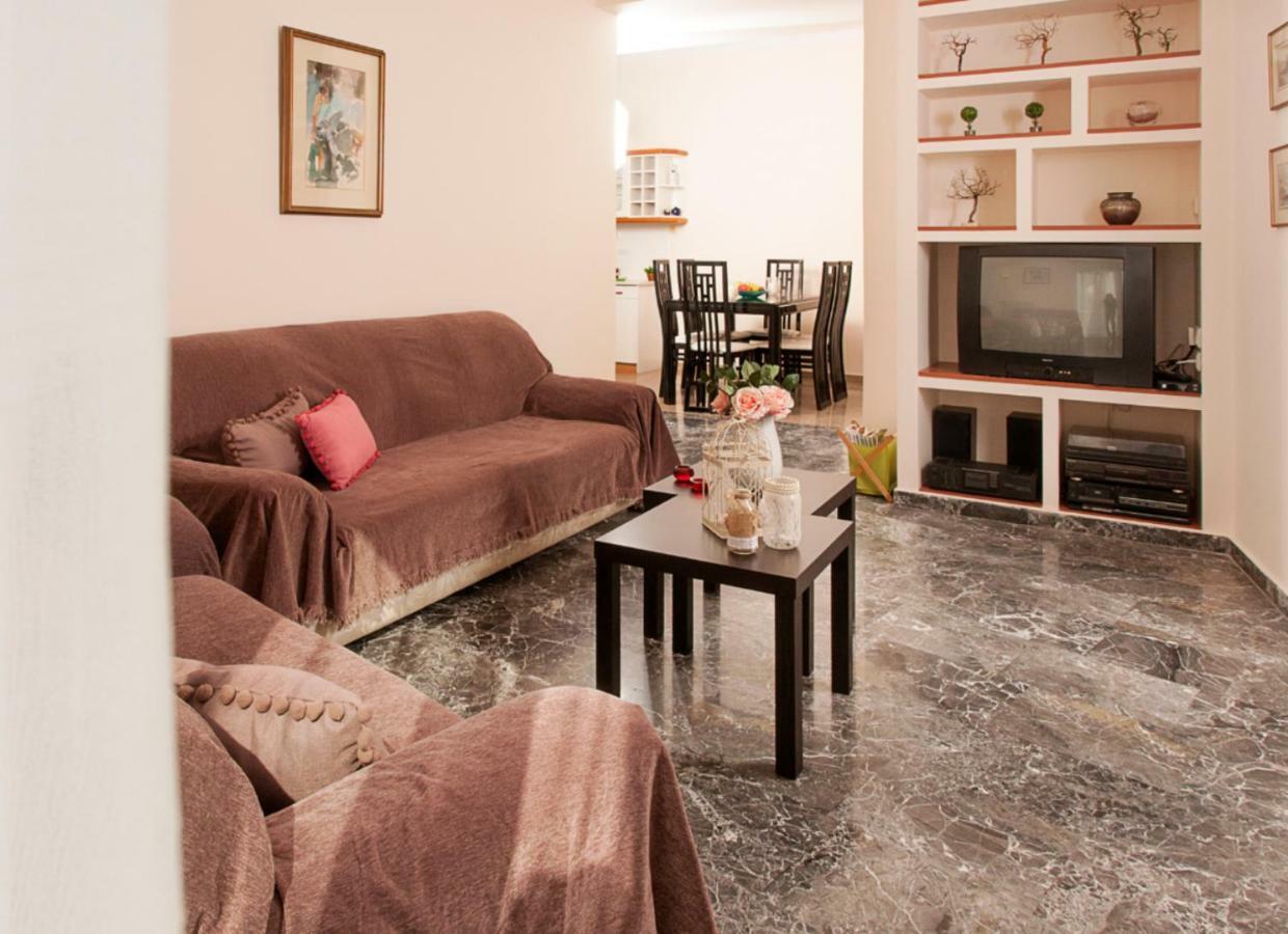 Relaxing Appt. Into The Heart Of Historical Center Appartamento Kalamata Esterno foto